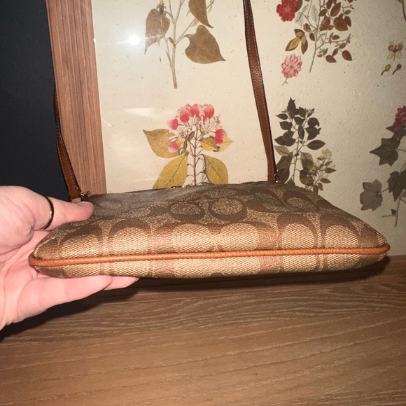 Coach North South Crossbody - Picture 3 of 8